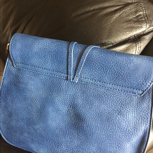 Adorable Vintage Style Crossbody Bag - Picture 5 of 6